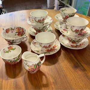 Vintage 17-piece Royal Doulton Sherborne D5915 fine bone china tea set